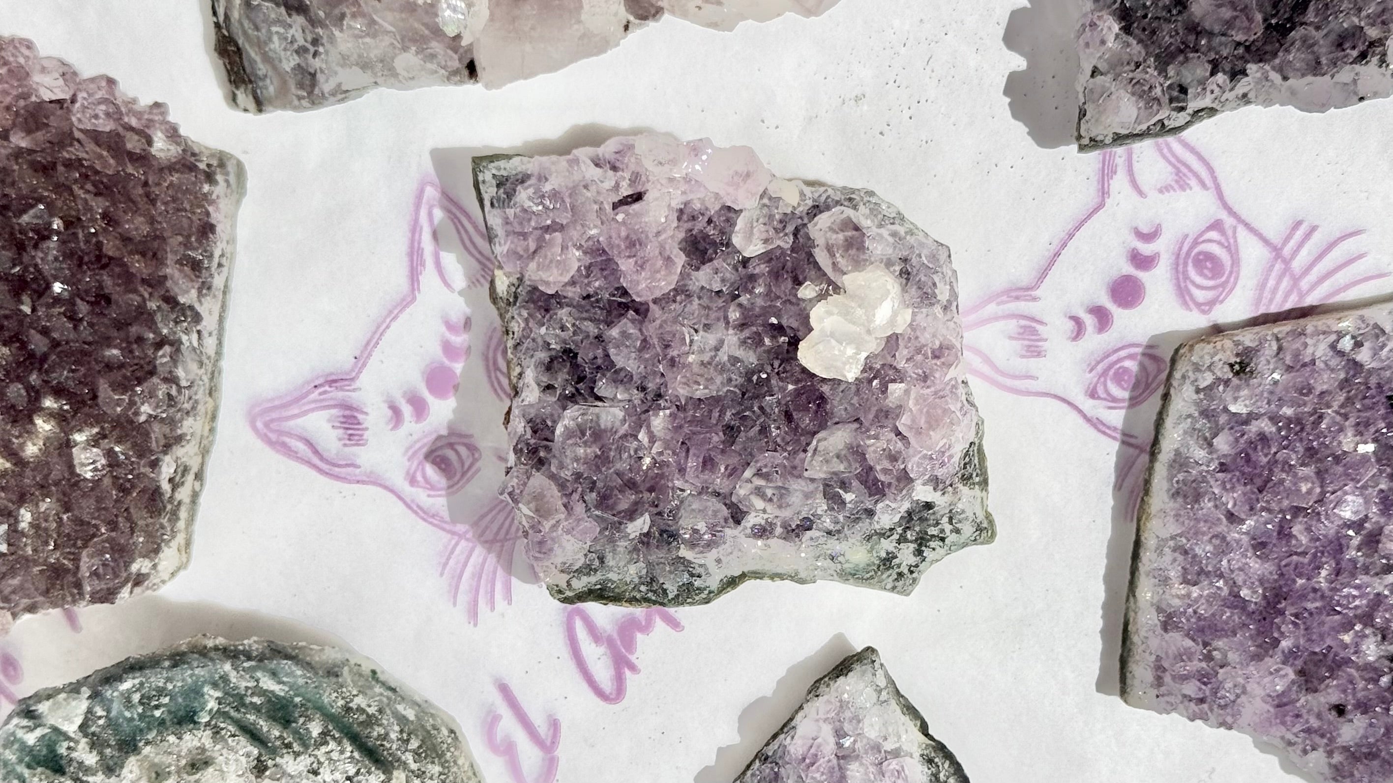 El Poder Ancestral de los Minerales: Joyas de la Tierra para el Alma