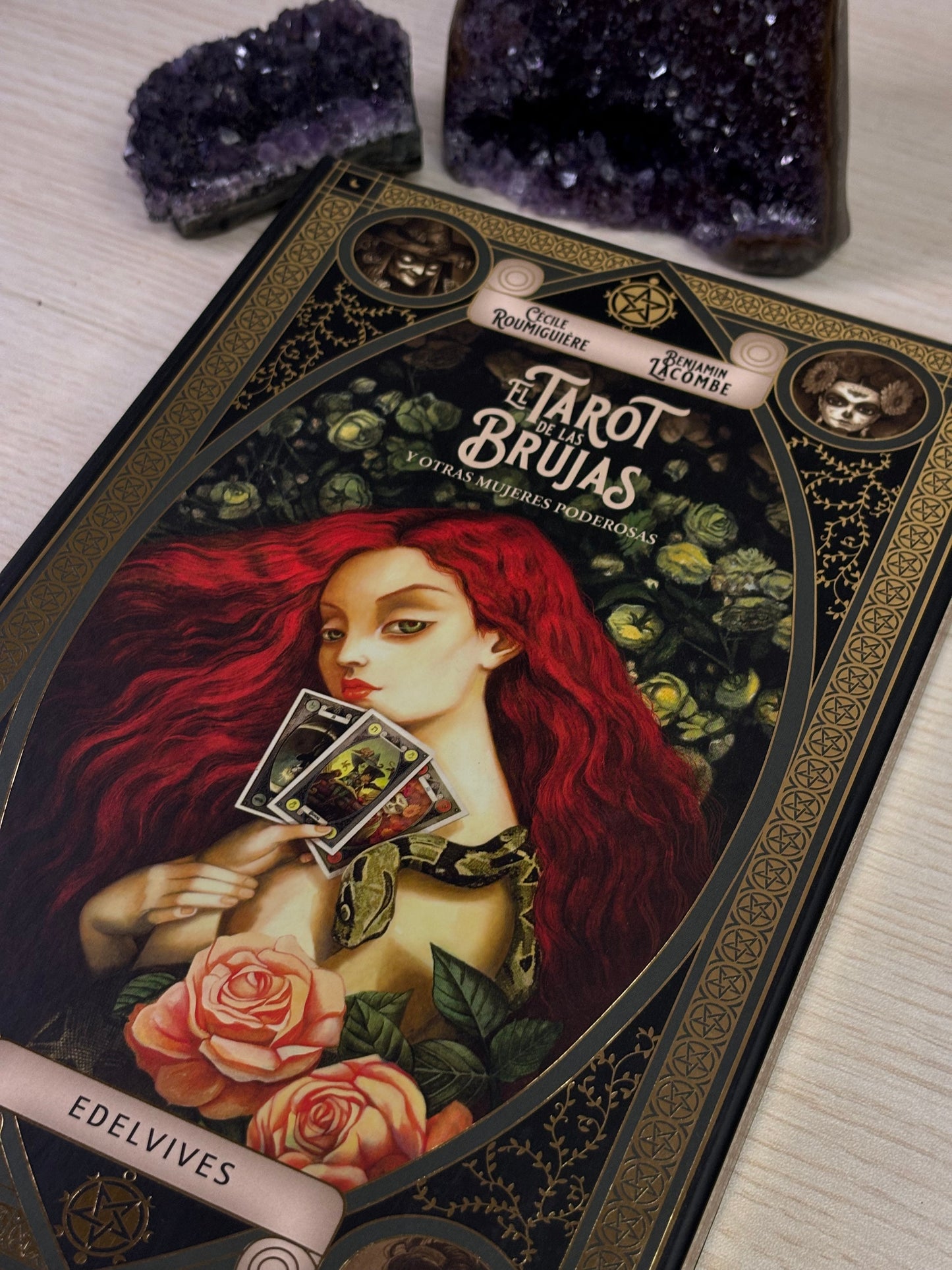 Tarot de las brujas y otras mujeres poderosas