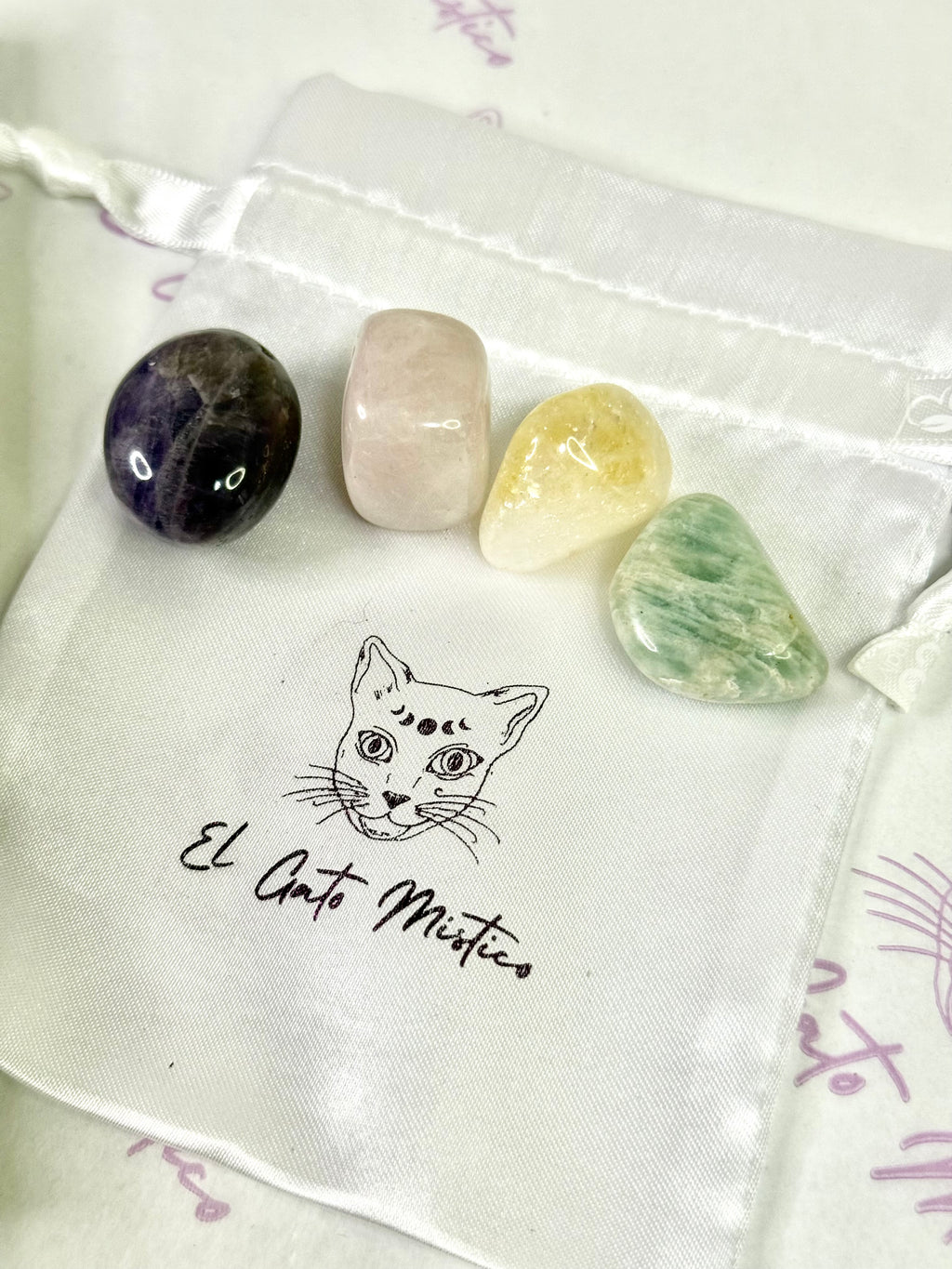 El pequeño Libro de los Cristales | Cómo usarlos para atraer prosperidad, amor, bienestar y armonía espiritual