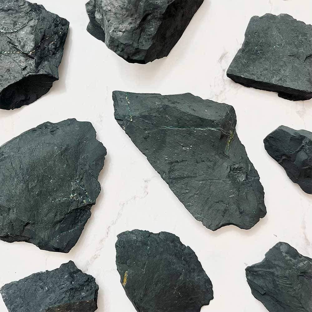 Shungit en Bruto Piezas Medianas | Protección Energética y Escudo Anti-Radiaciones Electromagnéticas