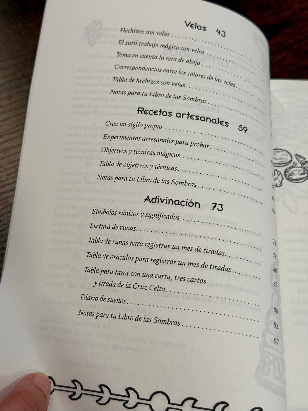 El cuaderno de las sombras de la Bruja Ecléctica | Un manual mágico para tu práctica diaria