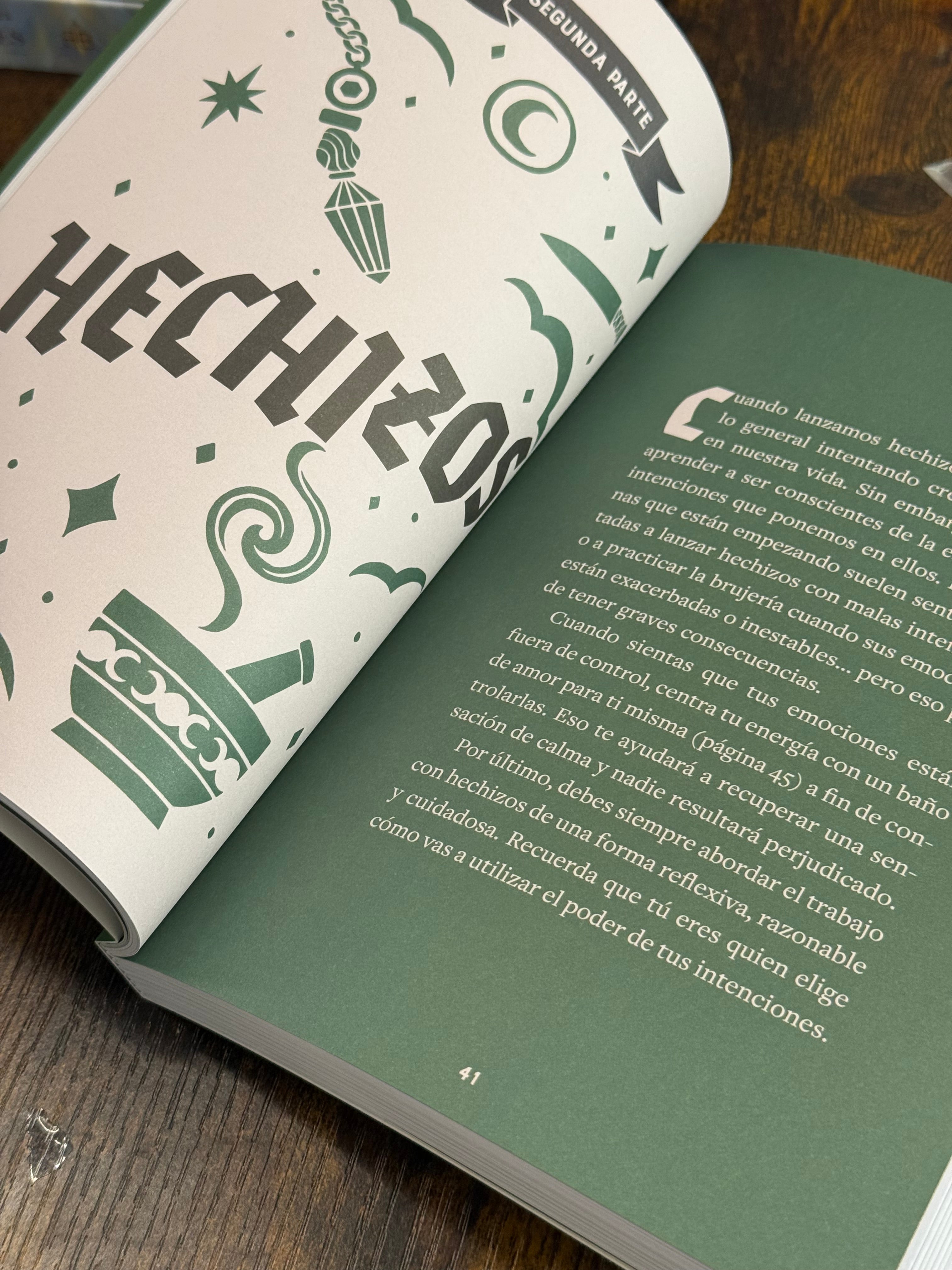 Libro de Hechizos para Aprendices de Brujas | Encantamientos Esenciales que te Cambiarán la Vida