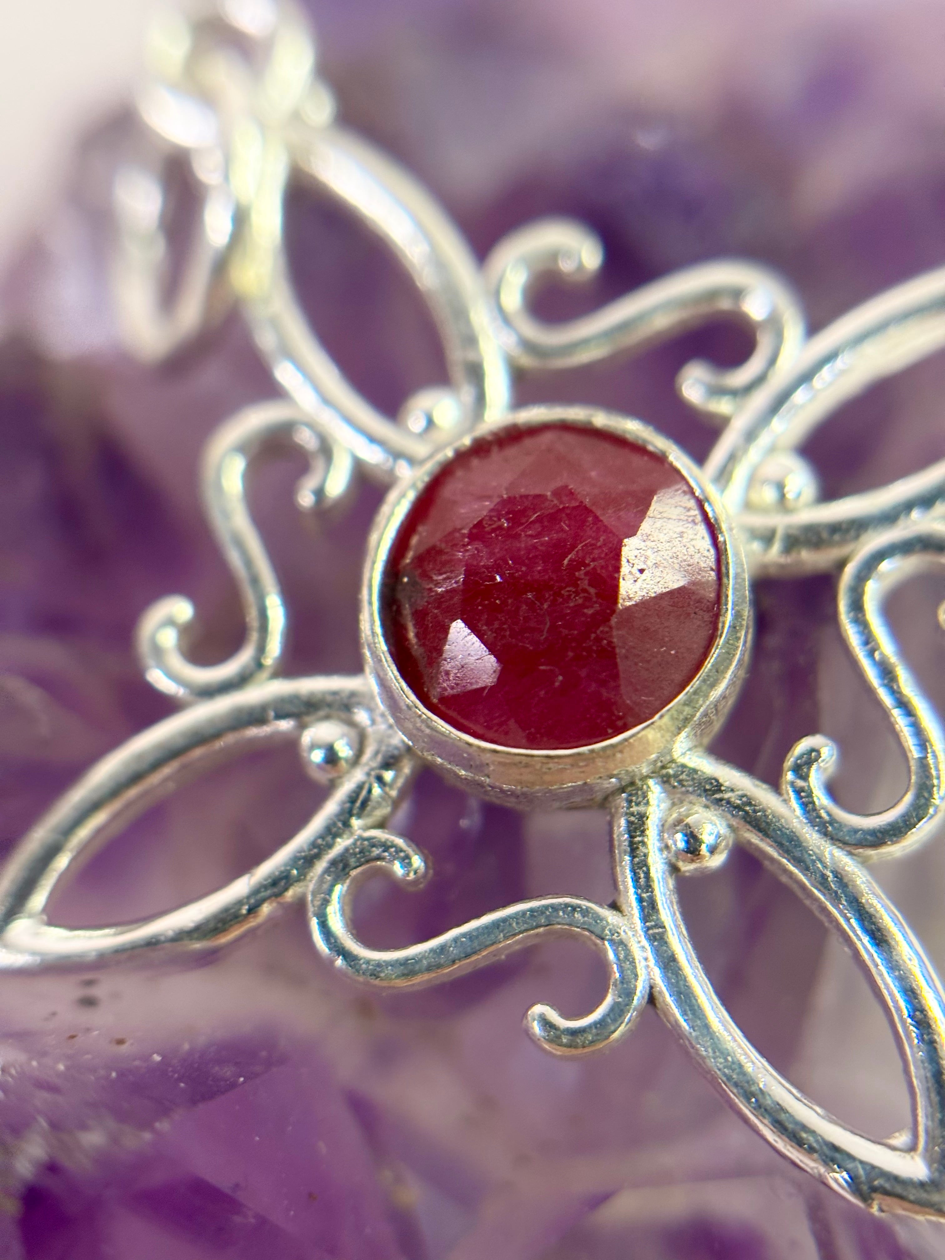 Colgante Nudo de Bruja plata primera ley