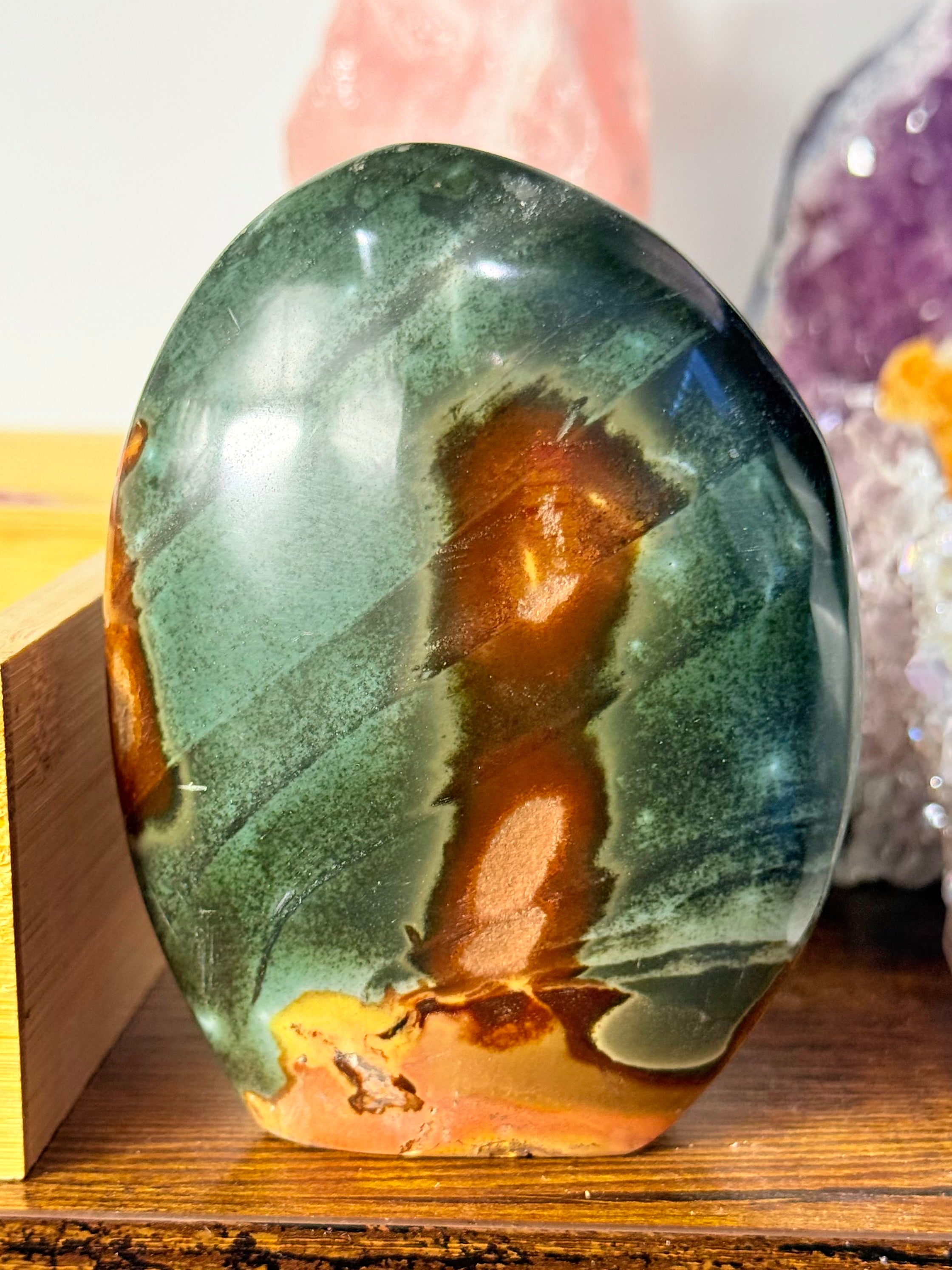 Jaspe Policromo pulido base cortada | Apoyo Energético y Equilibrio Emocional