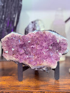 Drusa de Amatista de Brasil 500g con Soporte | Decoración y Energía