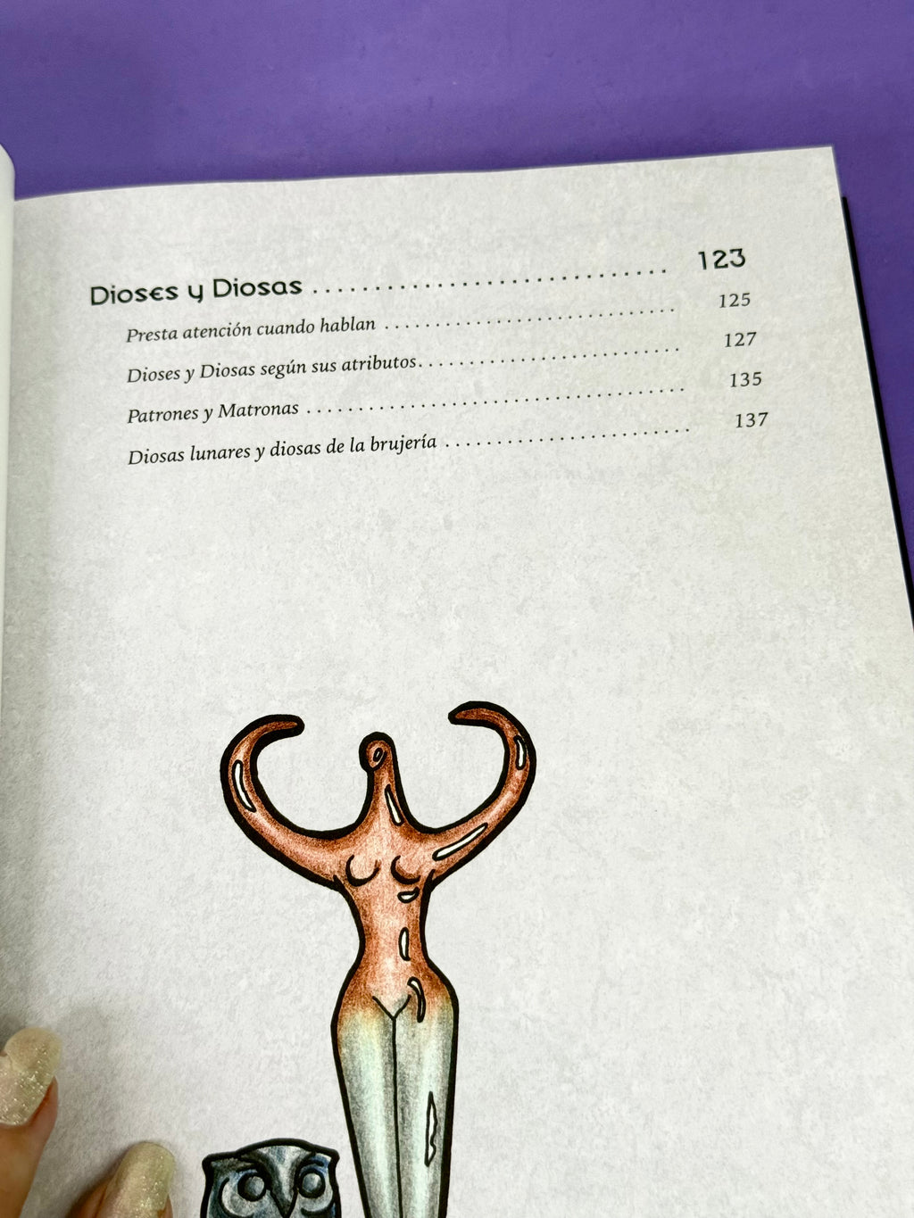 El Libro de las Sombras de la Bruja Ecléctica | Un Manual Mágico para la Práctica Diaria