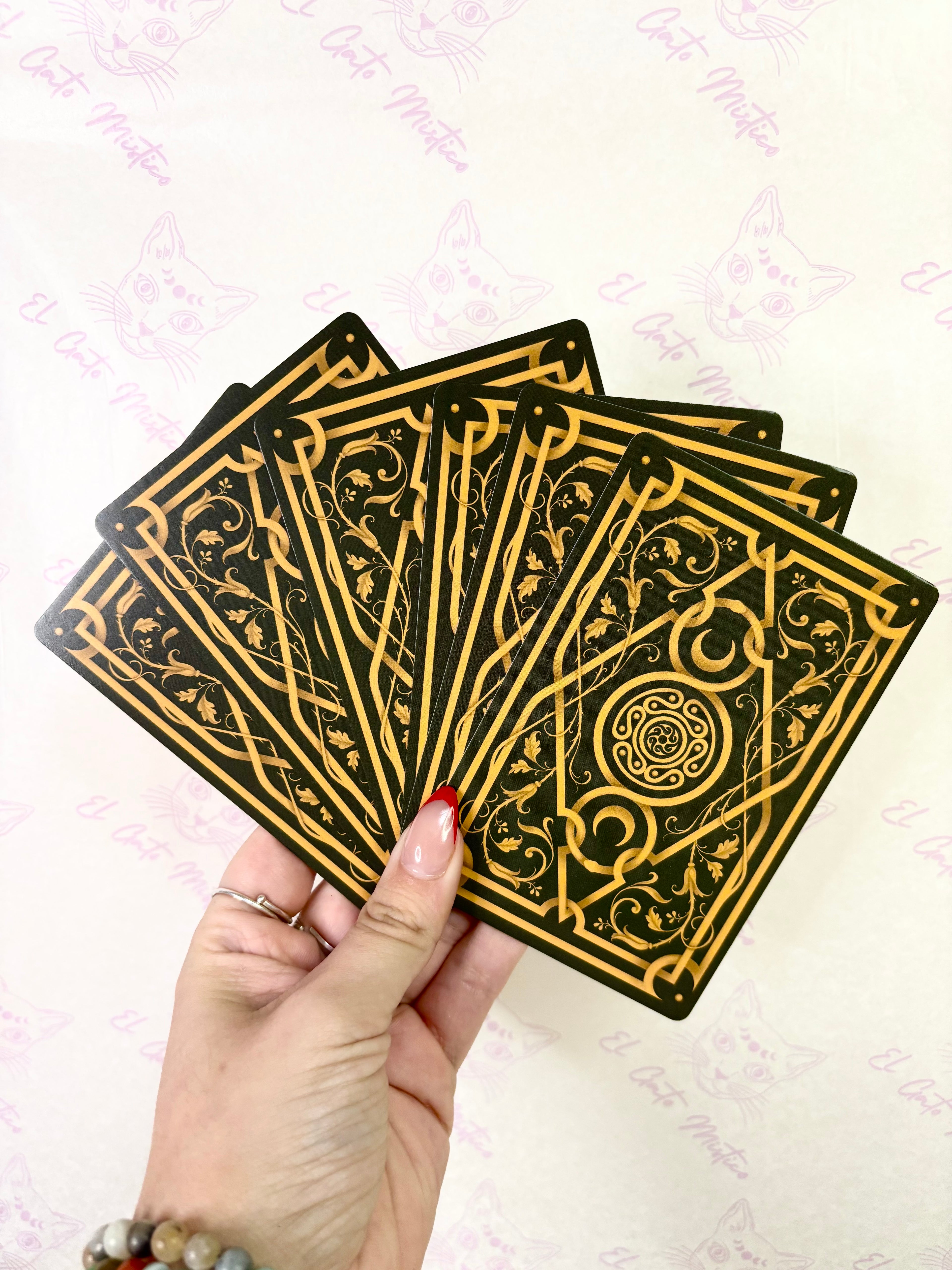 Oráculo A Compendium of Witches | Cartas+libro en 4 idiomas