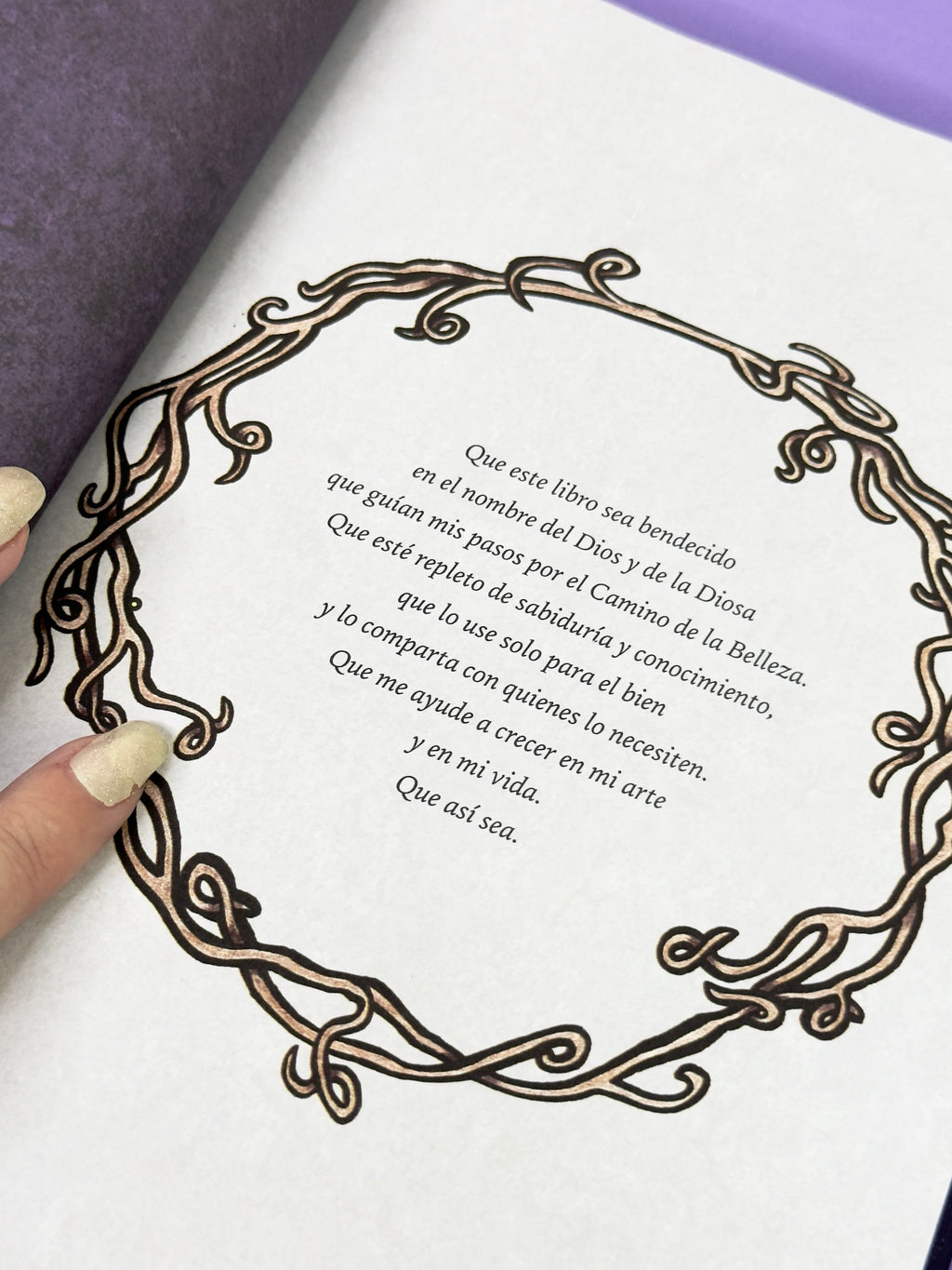 El Libro de las Sombras de la Bruja Ecléctica | Un Manual Mágico para la Práctica Diaria