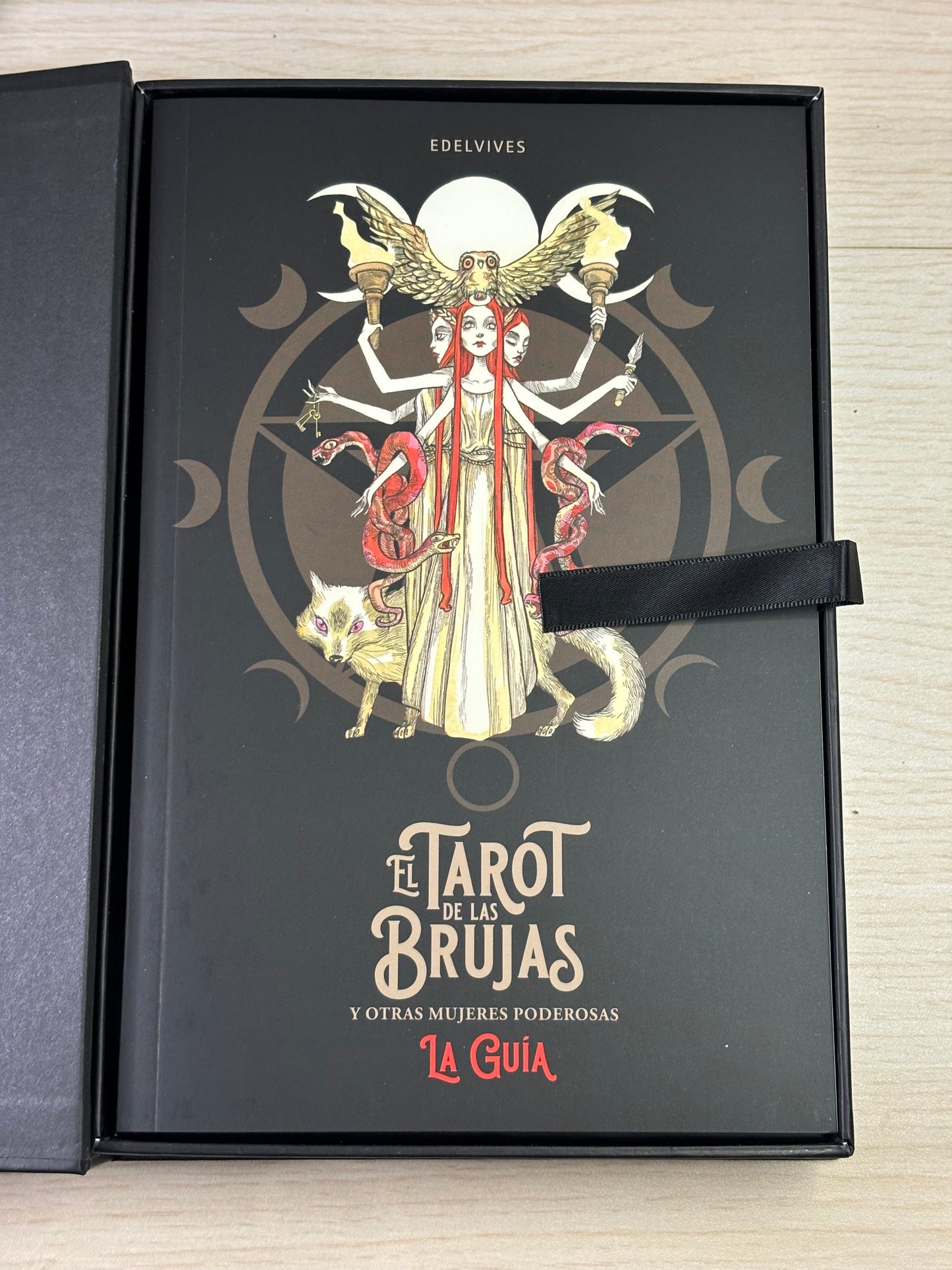 Tarot de las brujas y otras mujeres poderosas