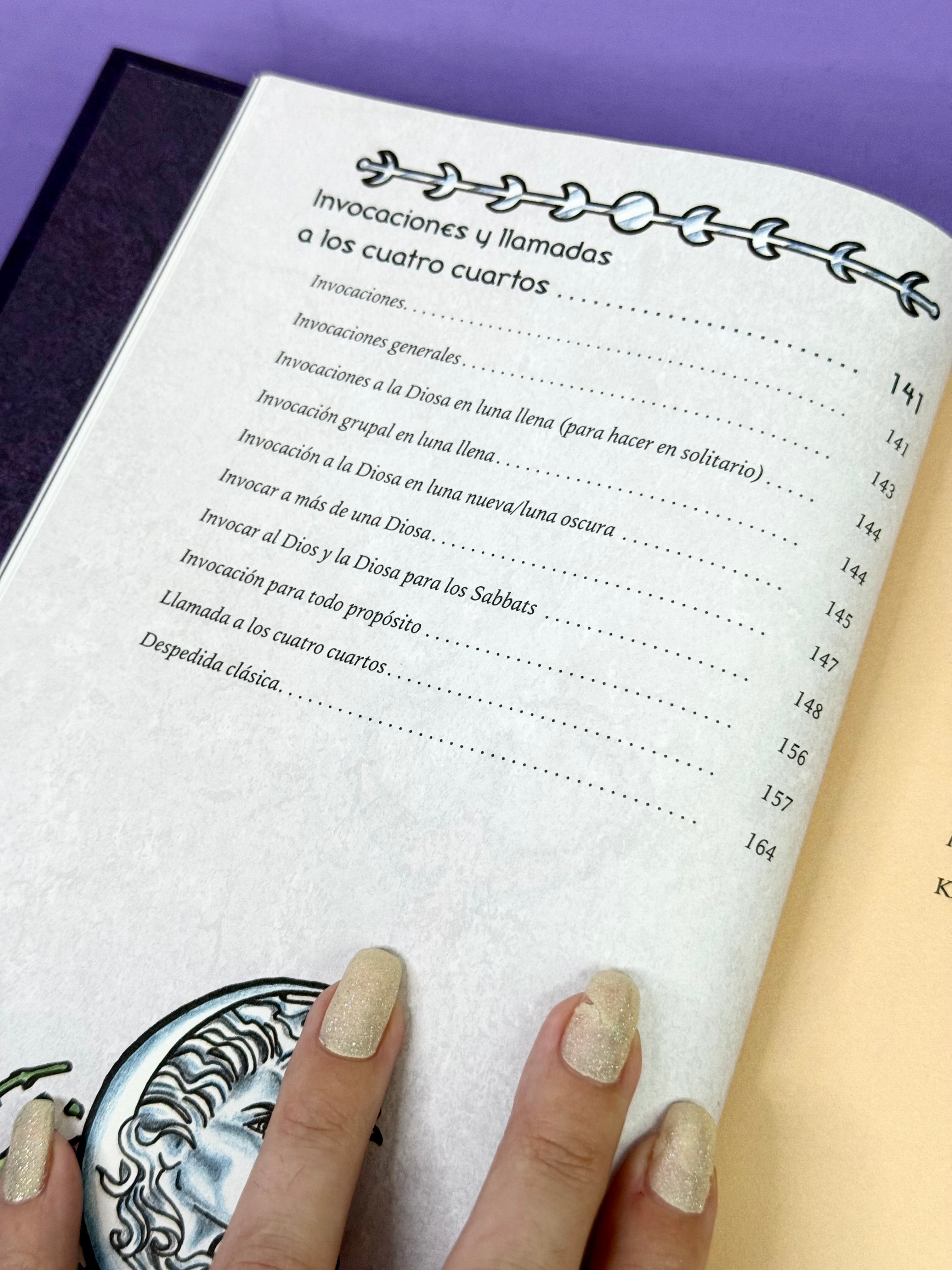 El Libro de las Sombras de la Bruja Ecléctica | Un Manual Mágico para la Práctica Diaria