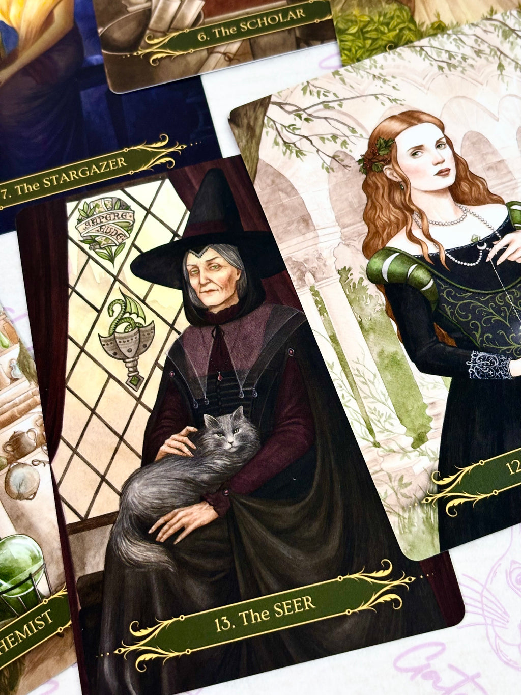 Oráculo A Compendium of Witches | Cartas+libro en 4 idiomas