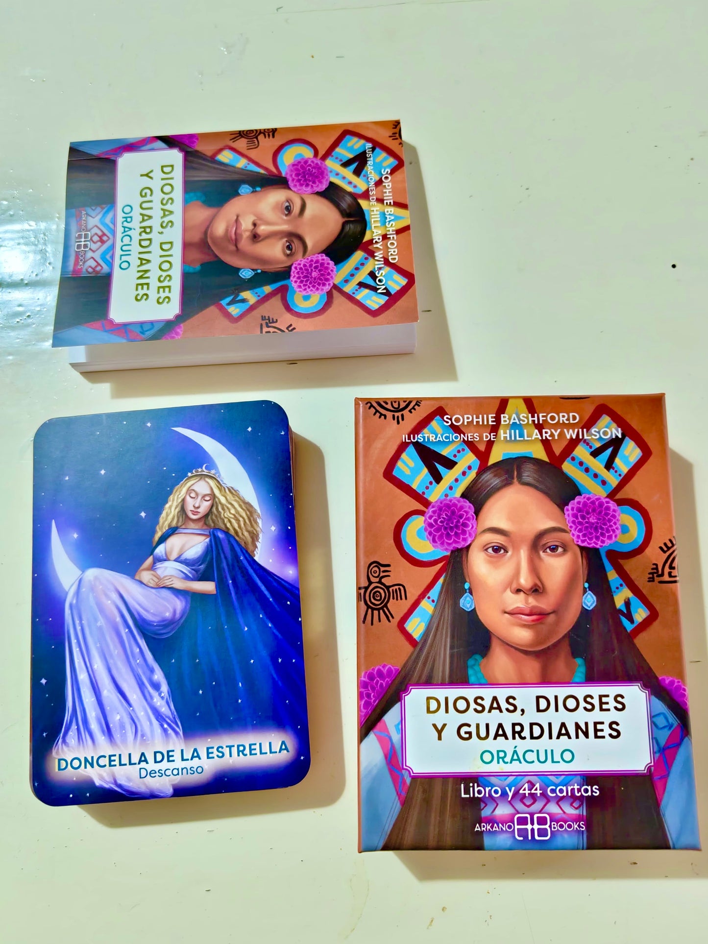 Oráculo Diosas, dioses y guardianes. Libro y 44 cartas oráculo