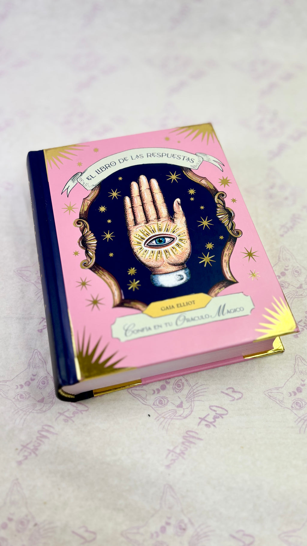 El Libro de las Respuestas - Confía en tu Oráculo Mágico