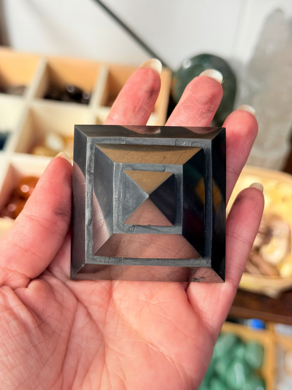 Pirámide de Shungit Sakkara | Escudo de Protección