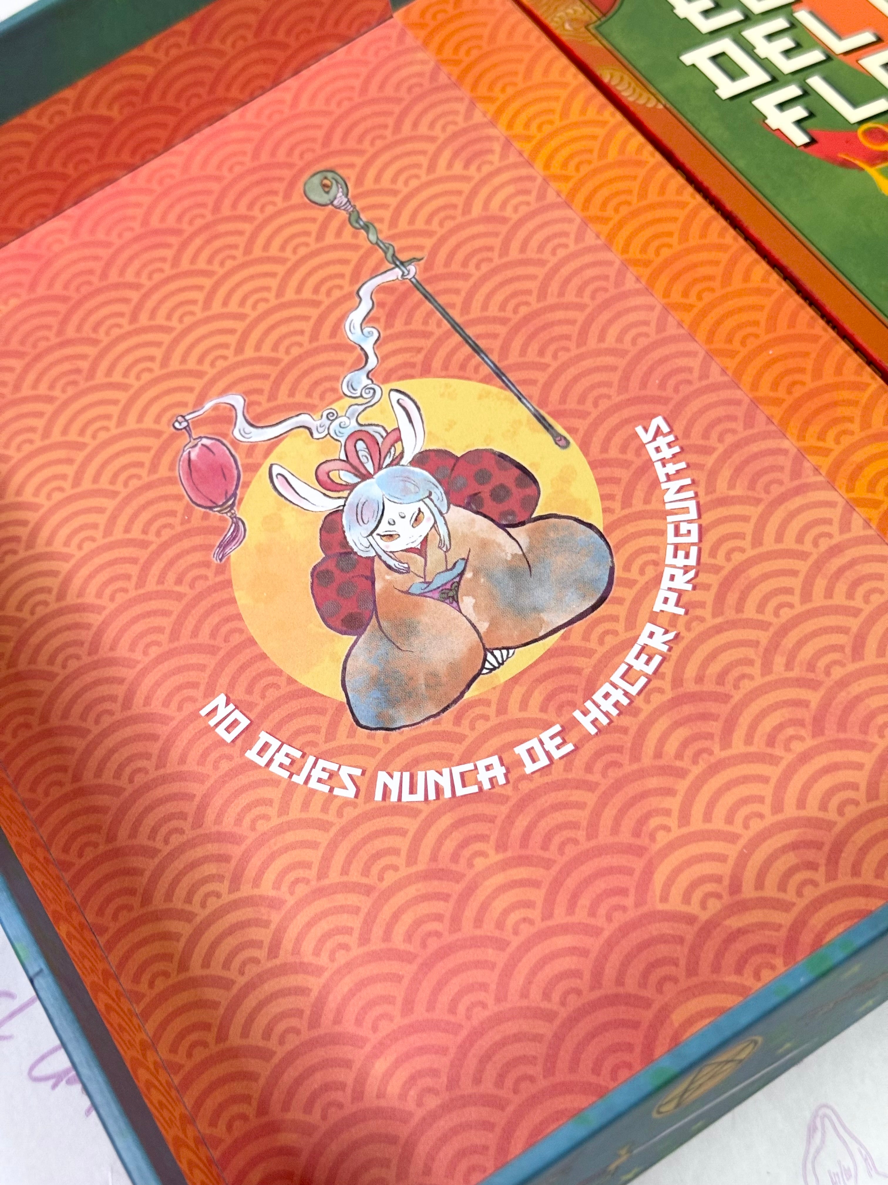 El Tarot del Mundo Flotante | Estuche cartas + Guía