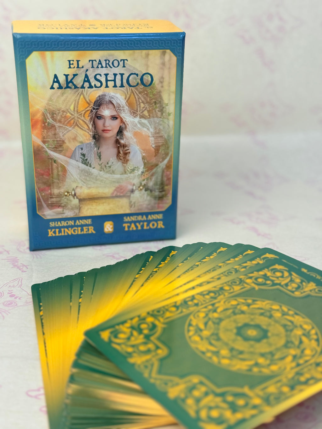 El Tarot Akashico | 62 cartas + Libro guía