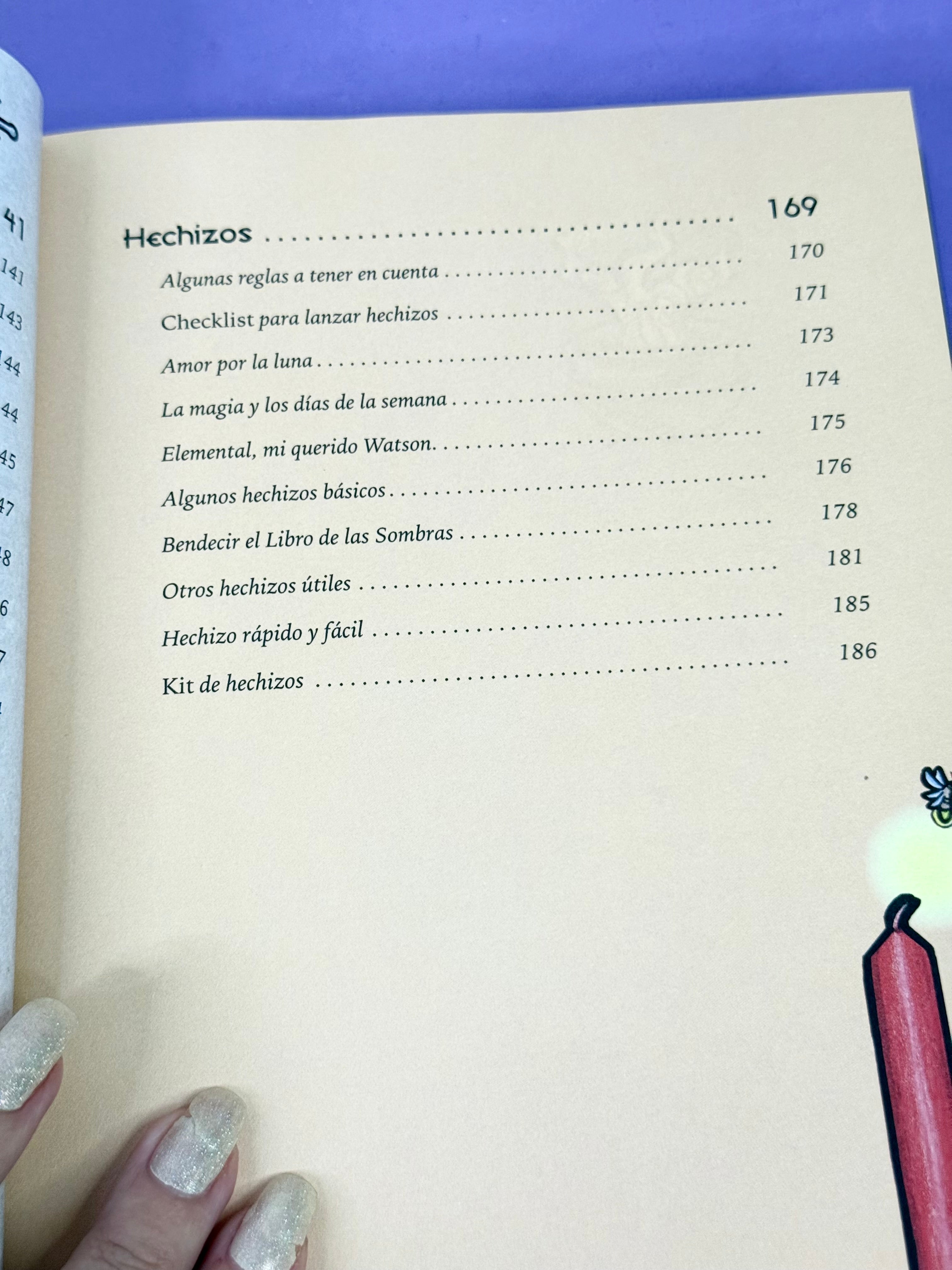 El Libro de las Sombras de la Bruja Ecléctica | Un Manual Mágico para la Práctica Diaria