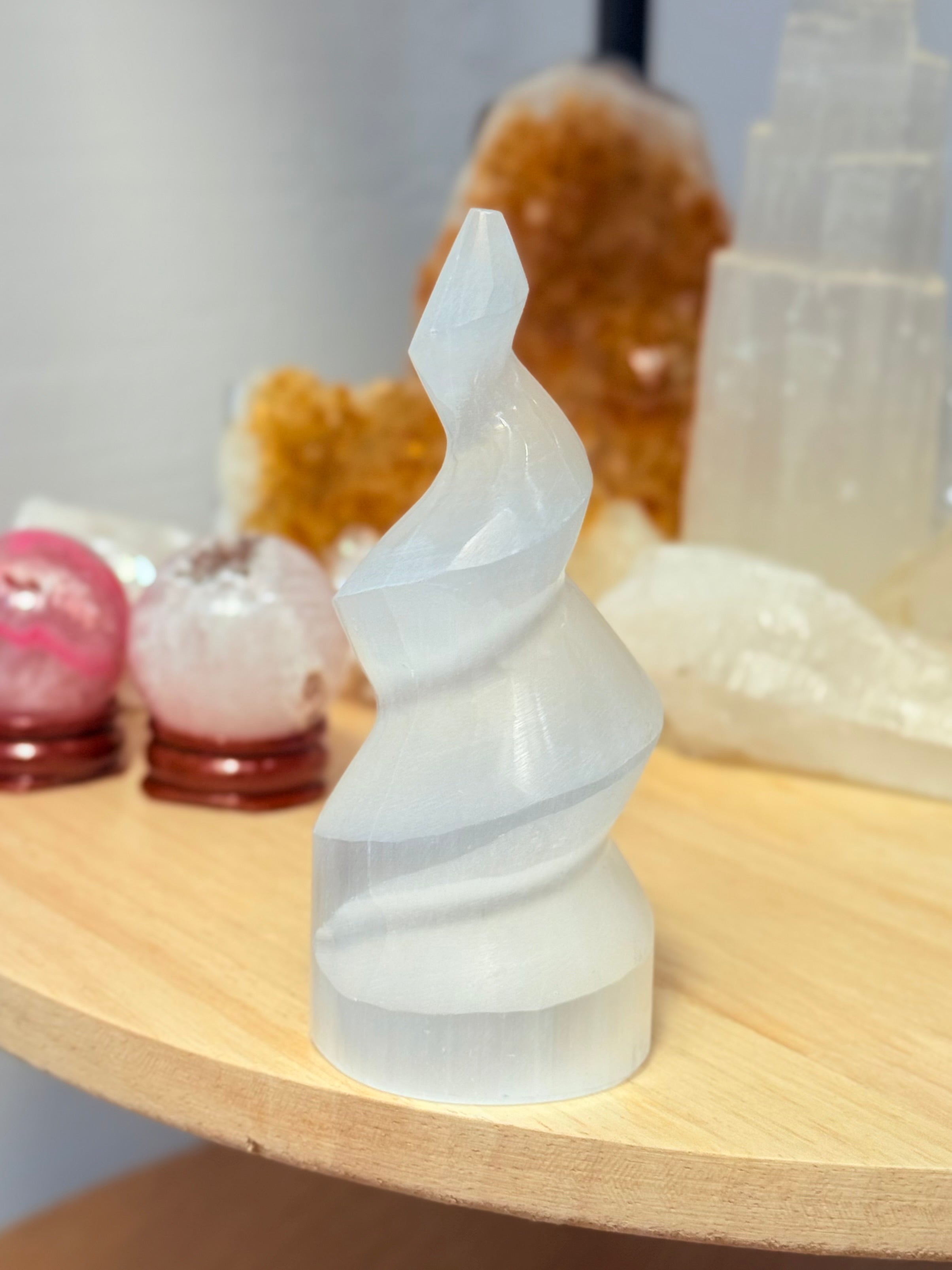 Torre de Selenita pulida en Espiral | Purificación, protección y Armonía