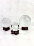 Bola de cristal con peana