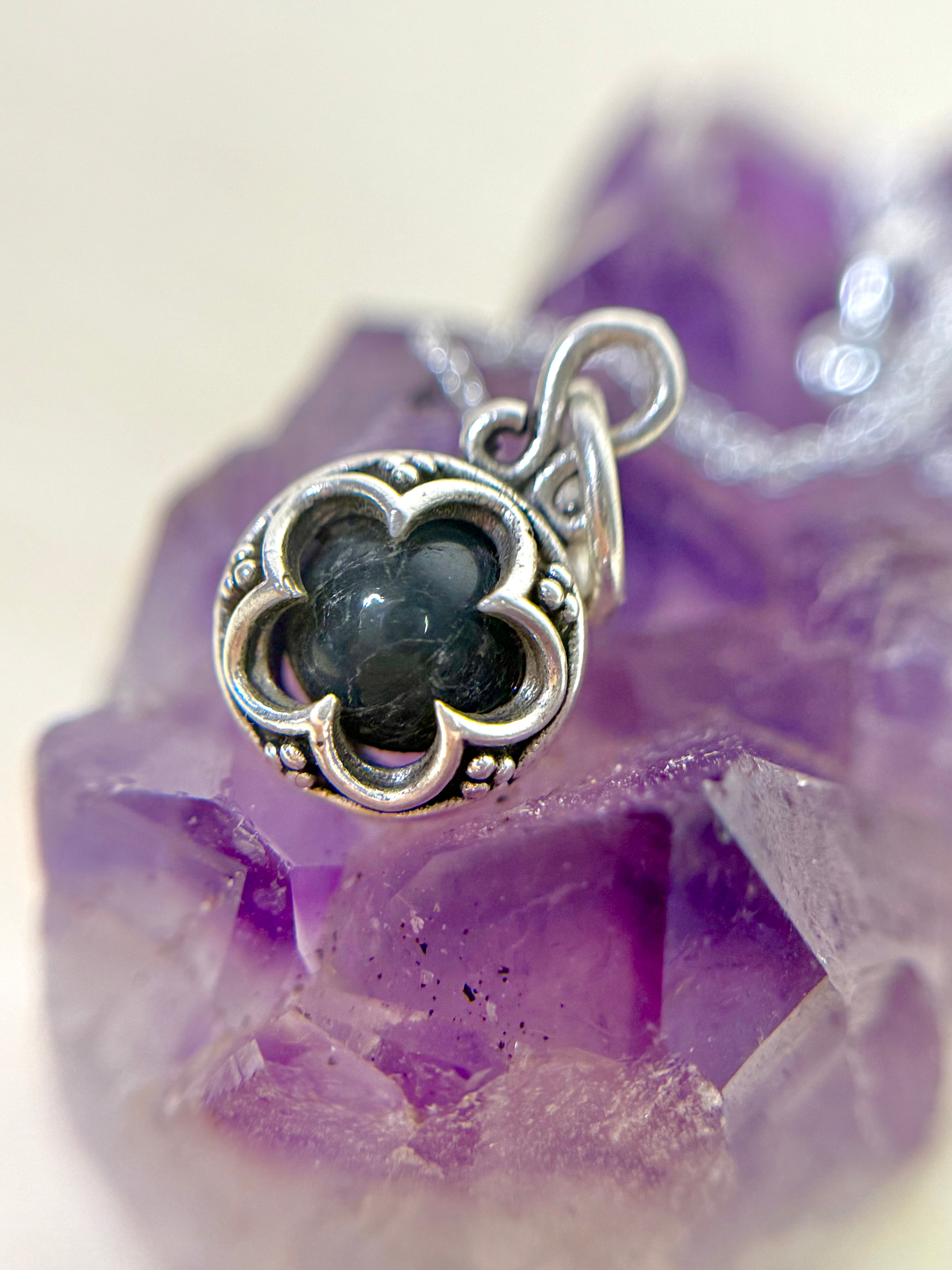 Collar Gotland mini en Plata de Ley con Labradorita | Protección, energía e intuición