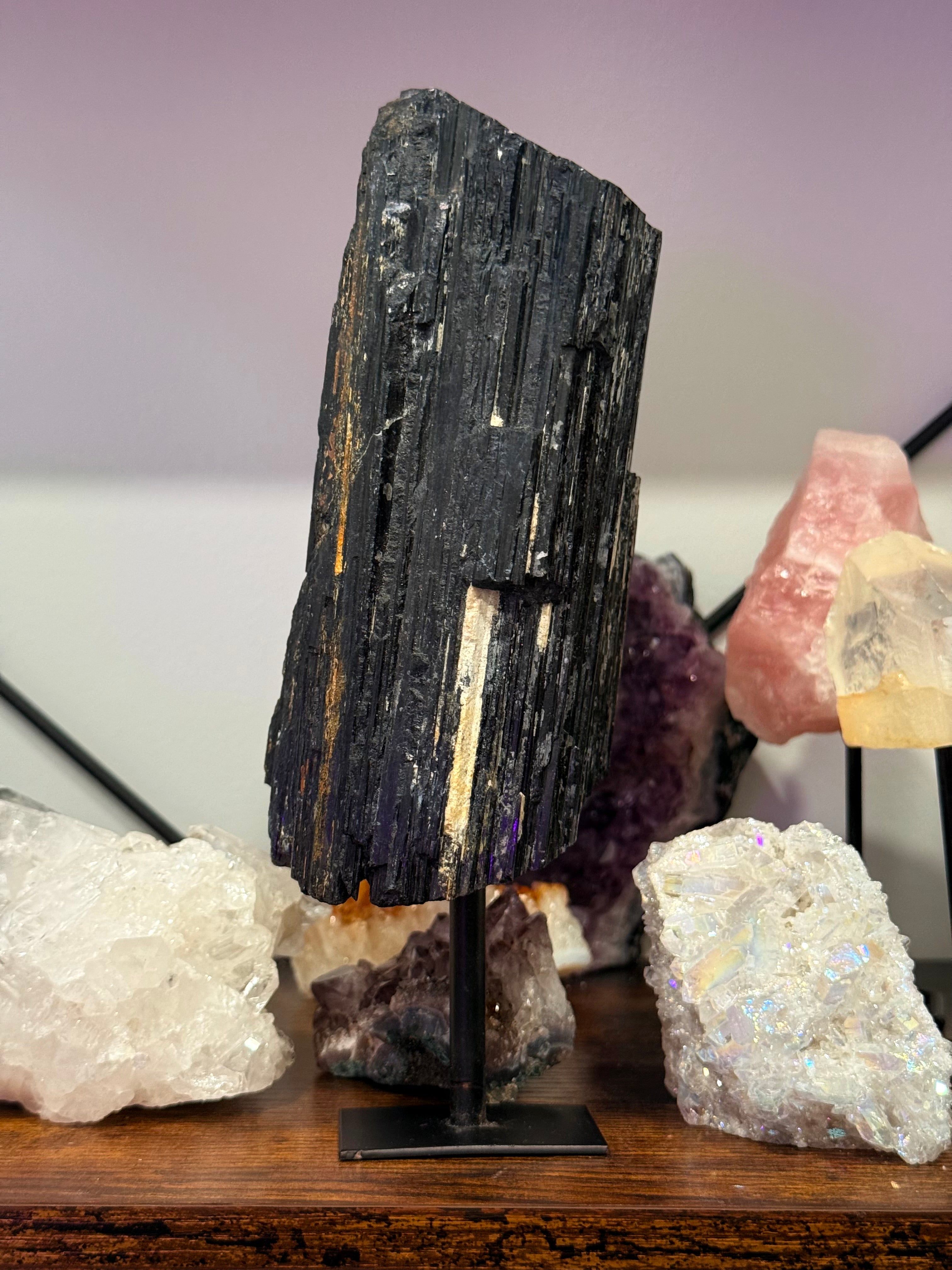 Turmalina Negra XXL con Peana | Protección y Estabilidad Energética