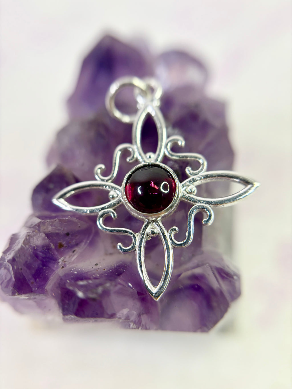 Colgante Nudo de Bruja plata primera ley