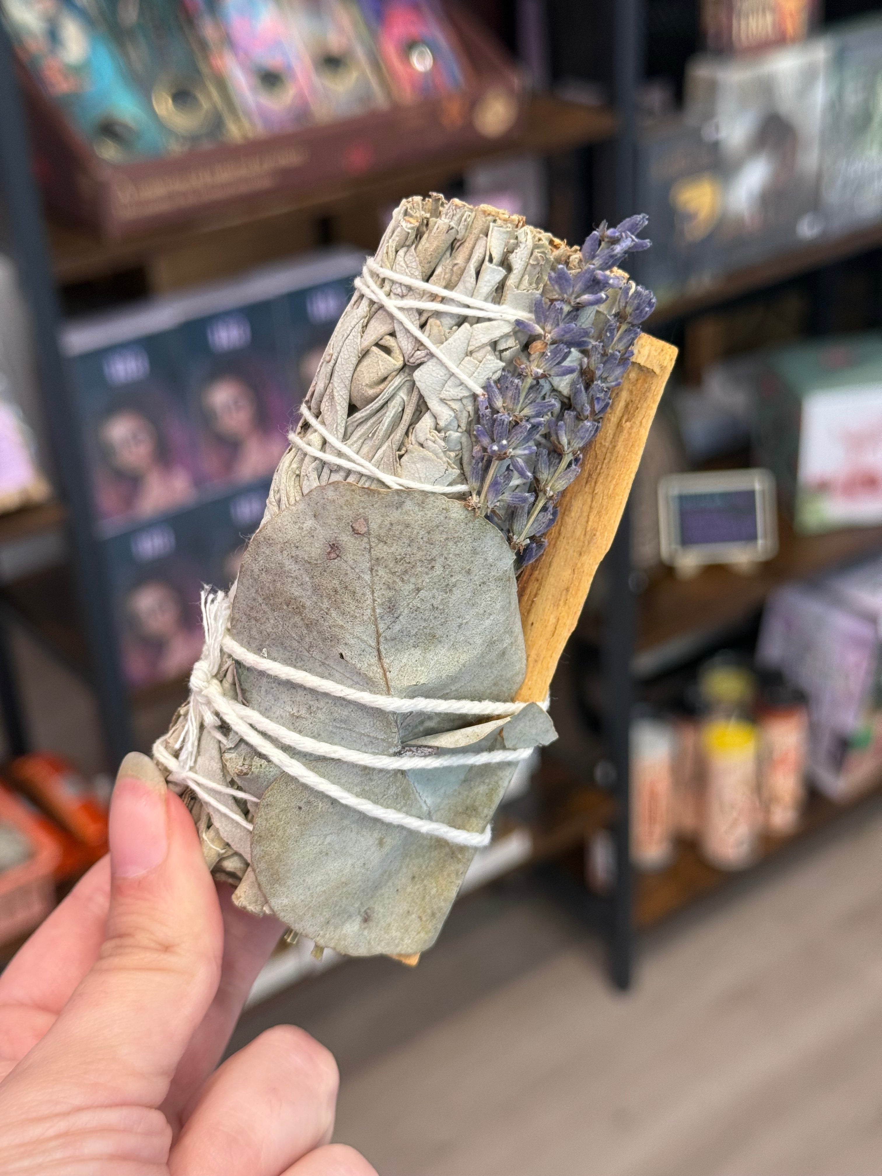 Atado Alquímico de Purificación Total | Salvia, Palo Santo, Lavanda y Eucalipto