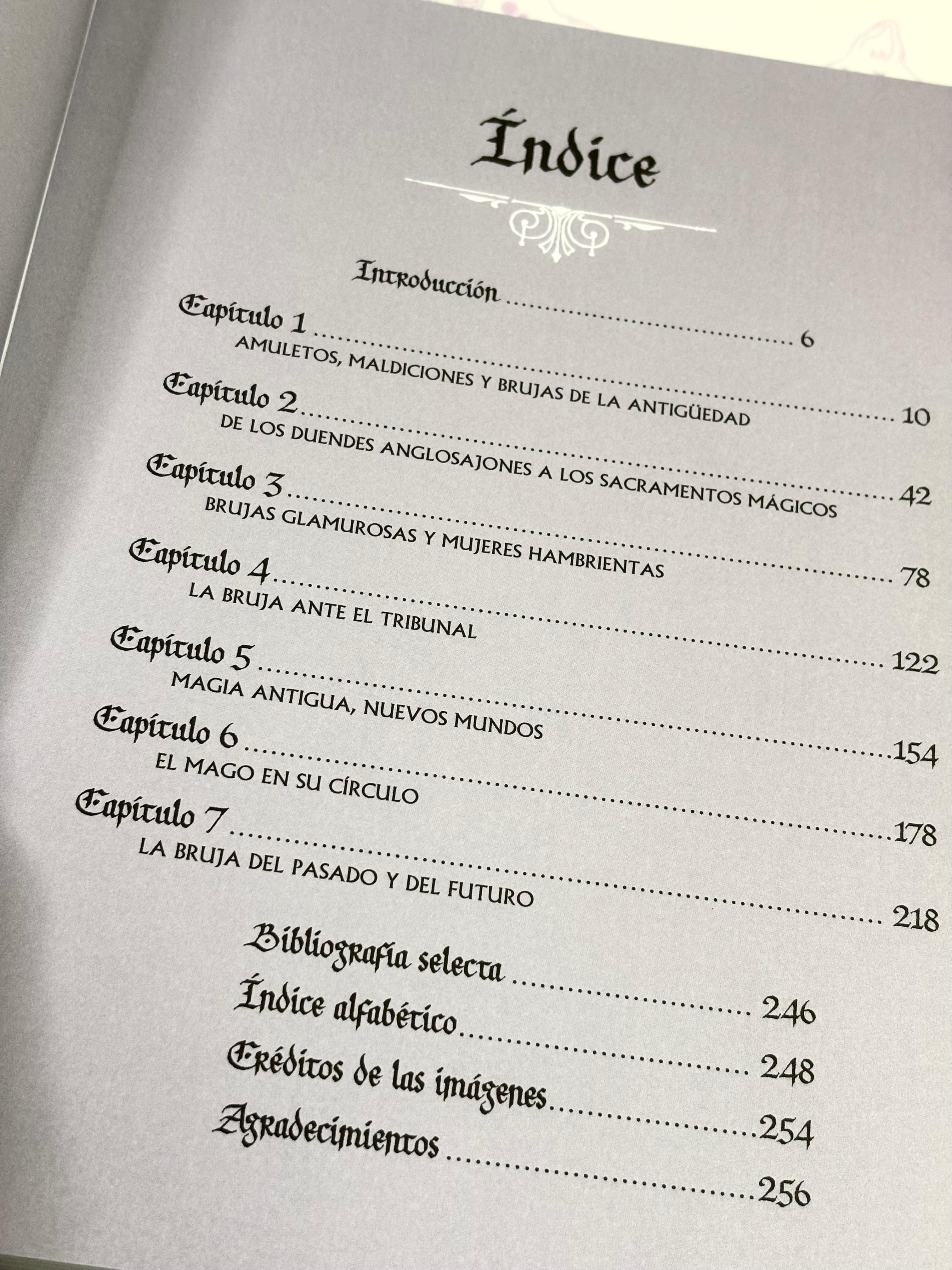 Brujería y Magia | Una historia ilustrada