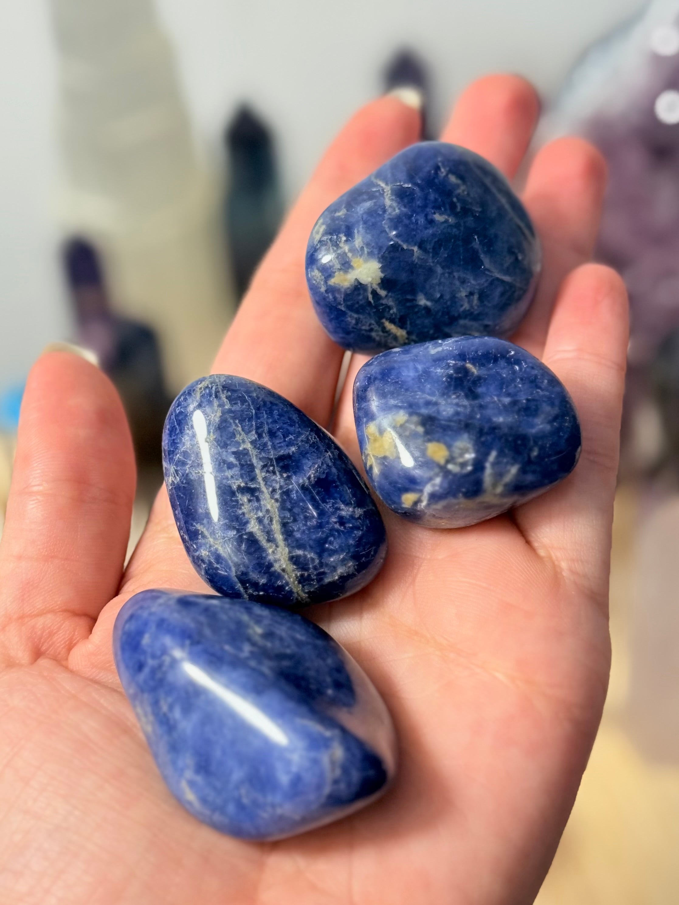 Rodados grandes de Sodalita | Comunicación y Conexión con el Tercer Ojo