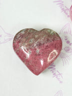 Zoisita Rosa pulida con forma de Corazón | Pieza única | Amor y Equilibrio Emocional
