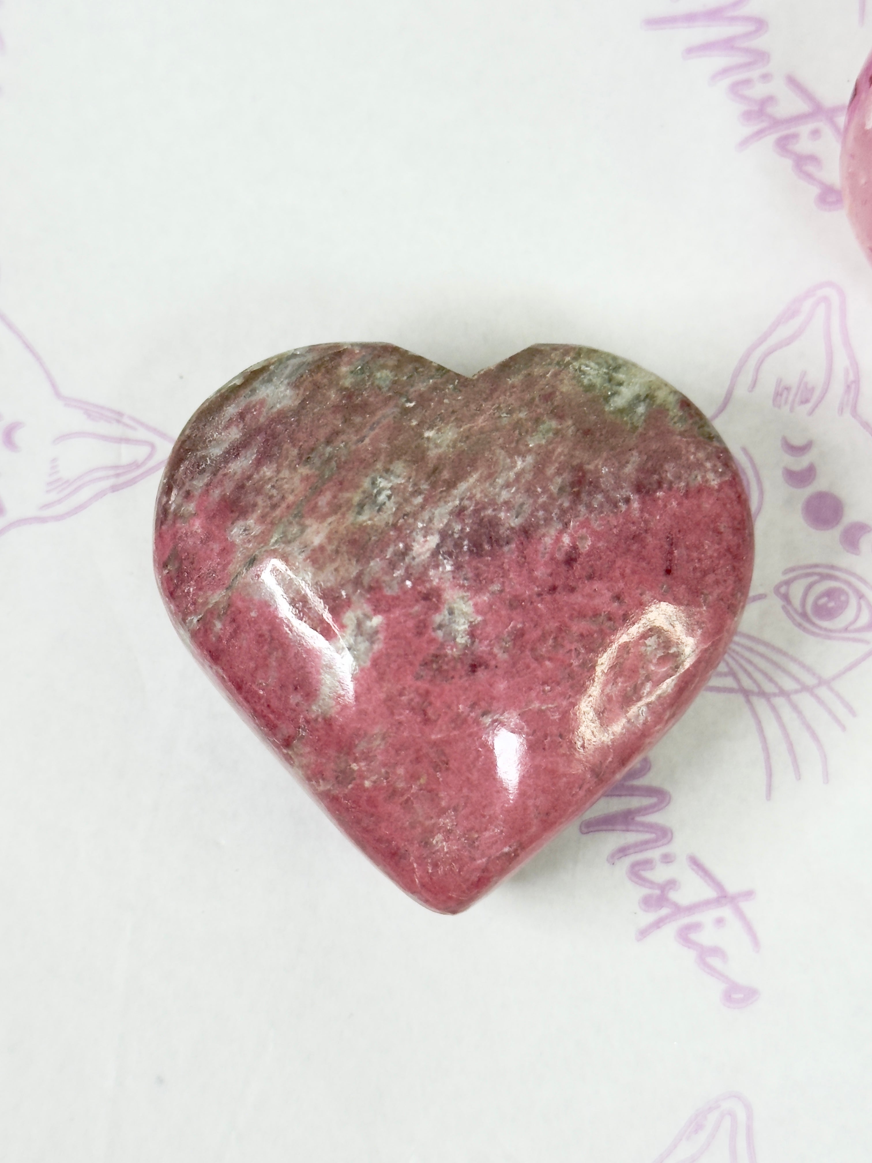 Zoisita Rosa pulida con forma de Corazón | Pieza única | Amor y Equilibrio Emocional