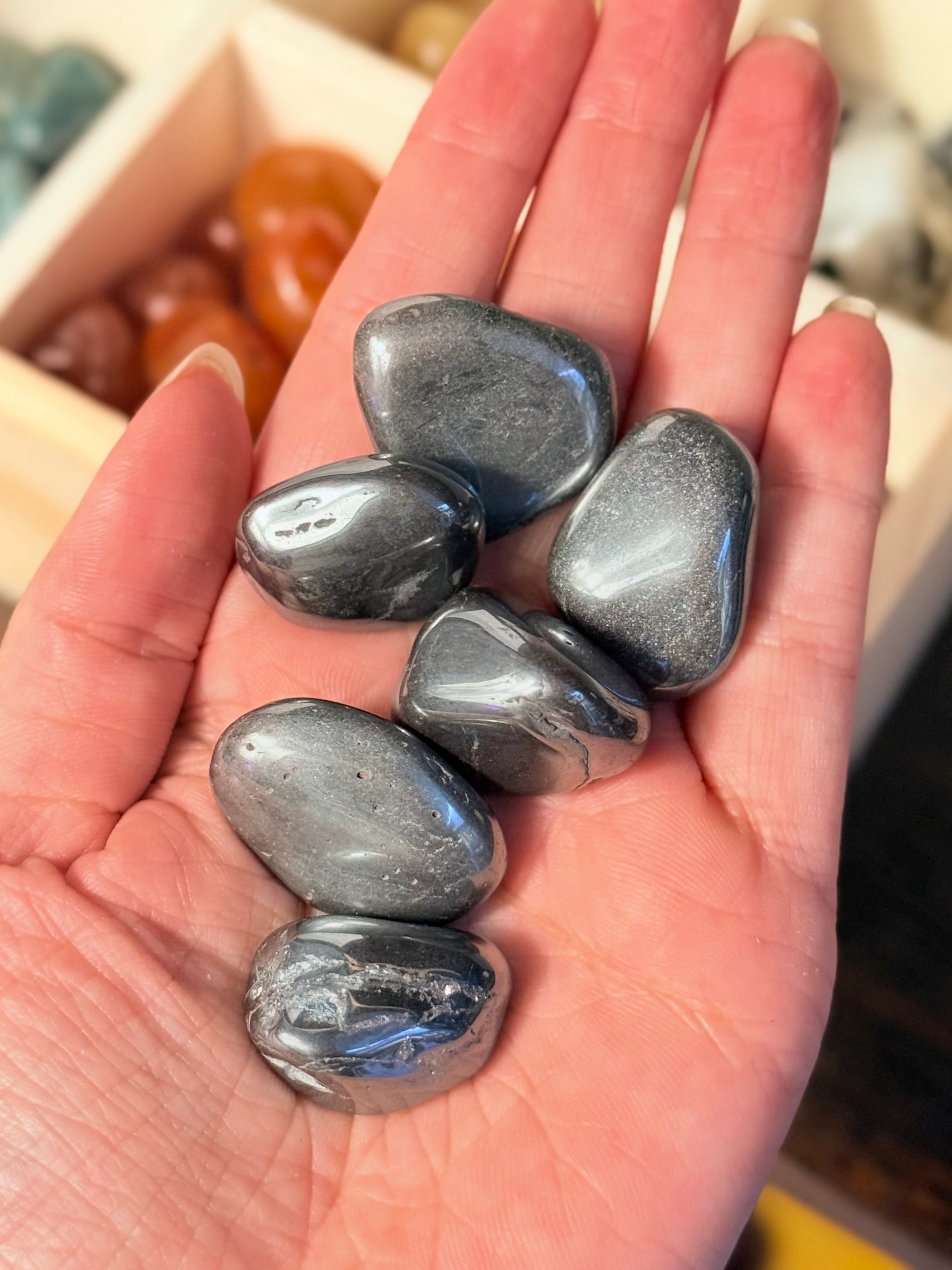 Cantos rodados de Hematite | Anclaje y Claridad Mental